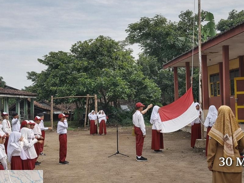 Upacara Bendera Hari Senin